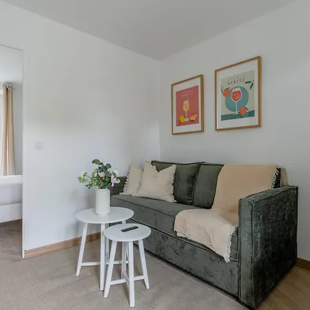 Dream On A Hammock Private In Garden In 파리